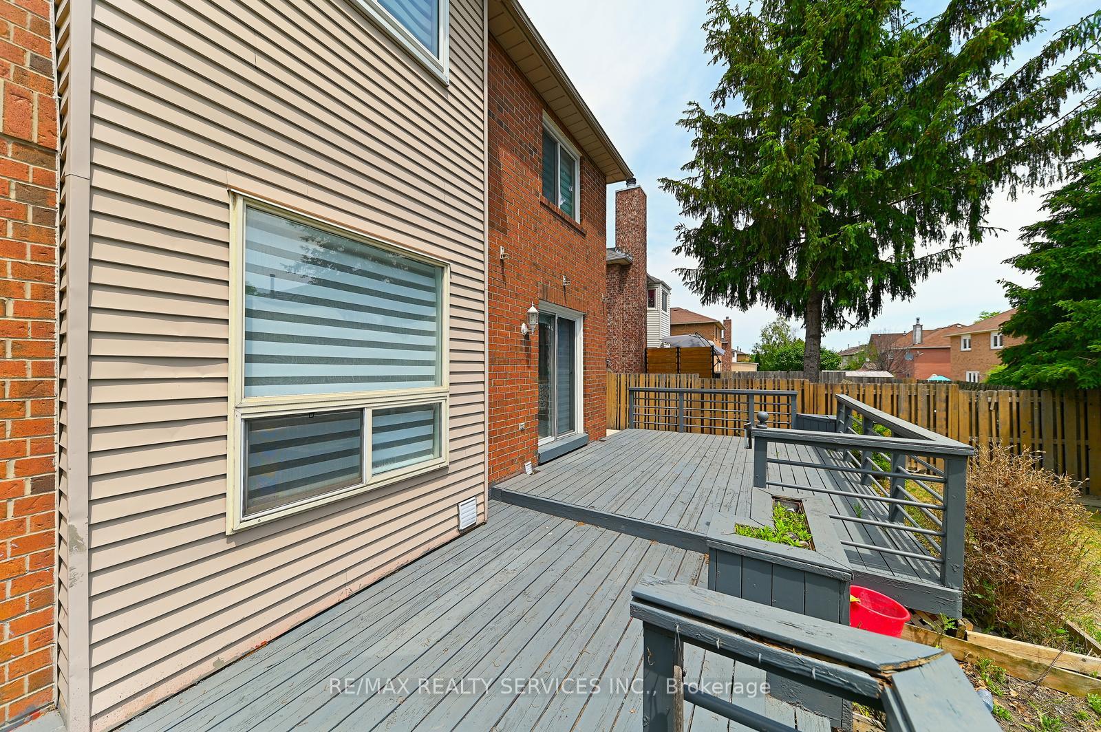 Photo 36 of 56 Mullis Crescent, Brampton, Credit Valley — HOMEH