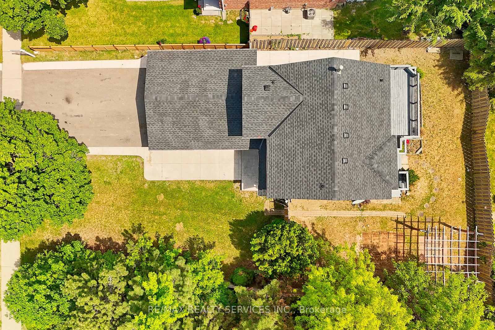 Photo 40 of 56 Mullis Crescent, Brampton, Credit Valley — HOMEH