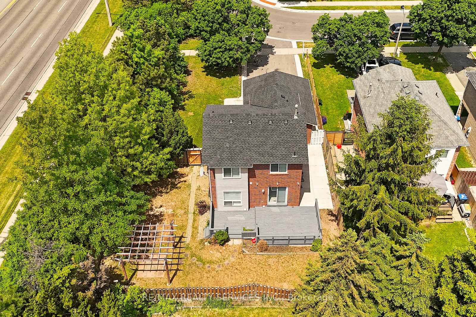 Photo 41 of 56 Mullis Crescent, Brampton, Credit Valley — HOMEH