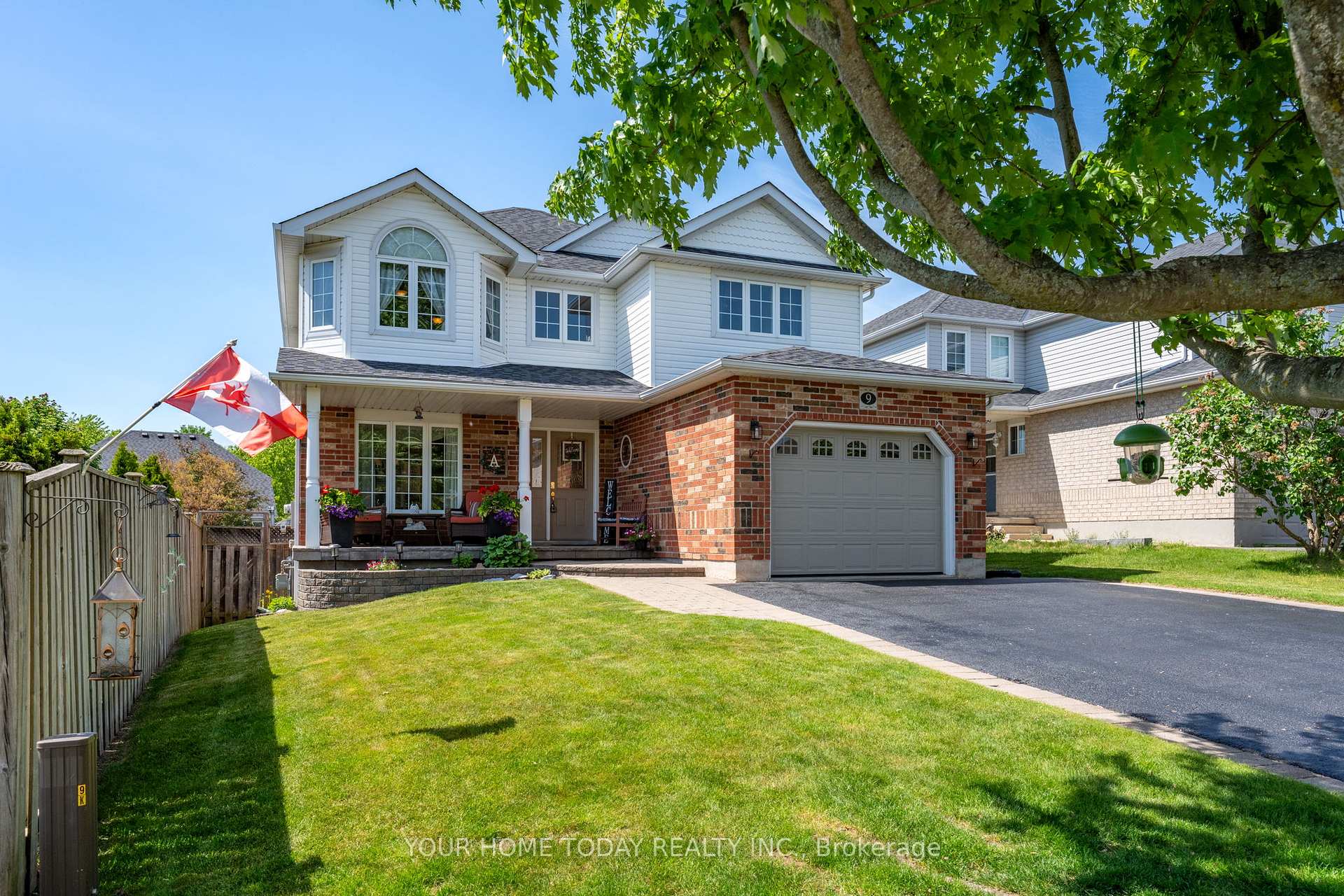 Photo 3 of 9 Kenney Street, Halton Hills, Acton — HOMEH
