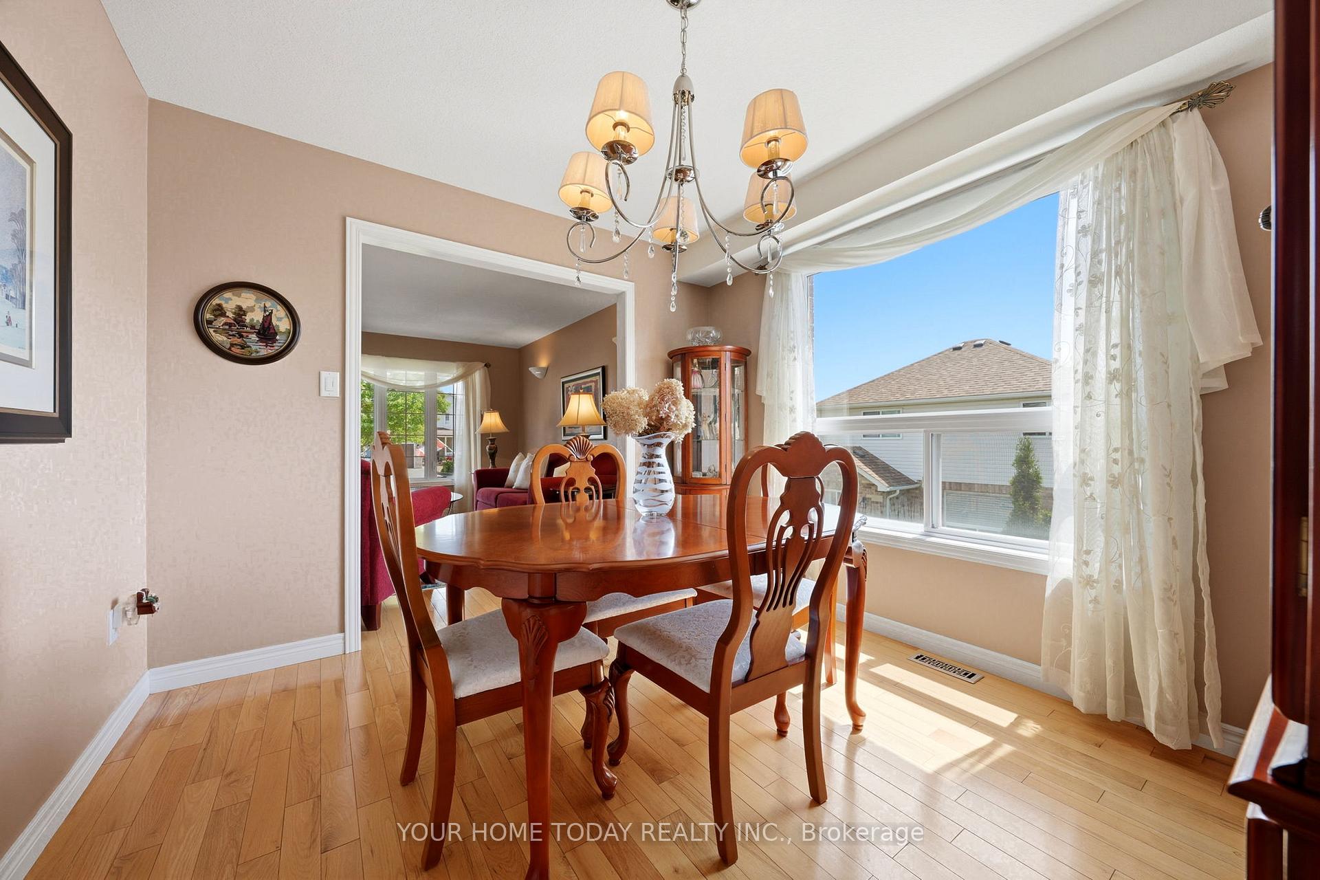 Photo 10 of 9 Kenney Street, Halton Hills, Acton — HOMEH