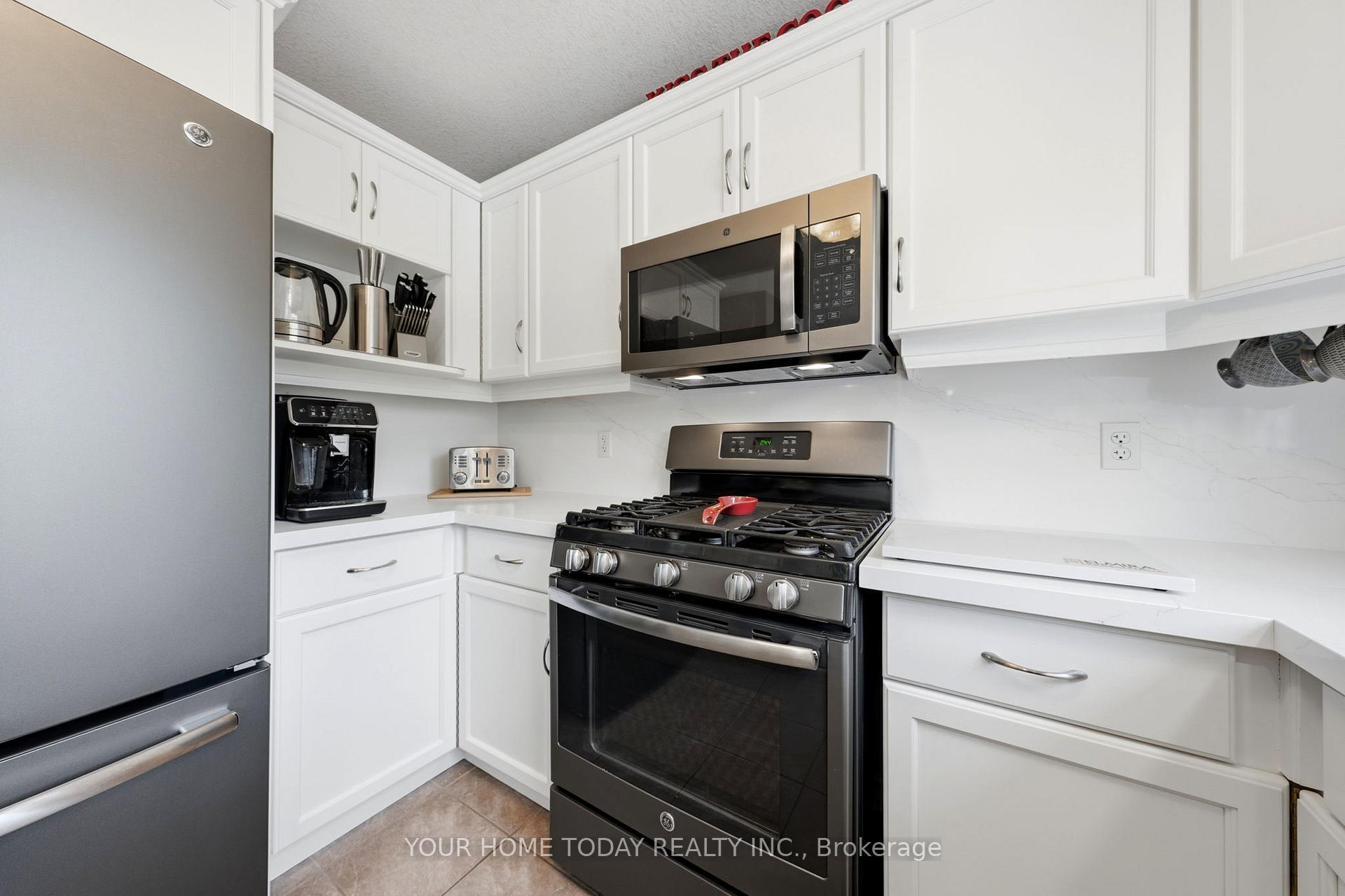 Photo 14 of 9 Kenney Street, Halton Hills, Acton — HOMEH