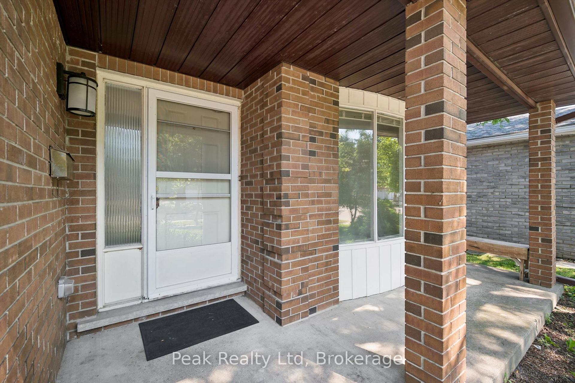 Photo 4 of 167 Westvale Drive, Waterloo, Westvale — HOMEH