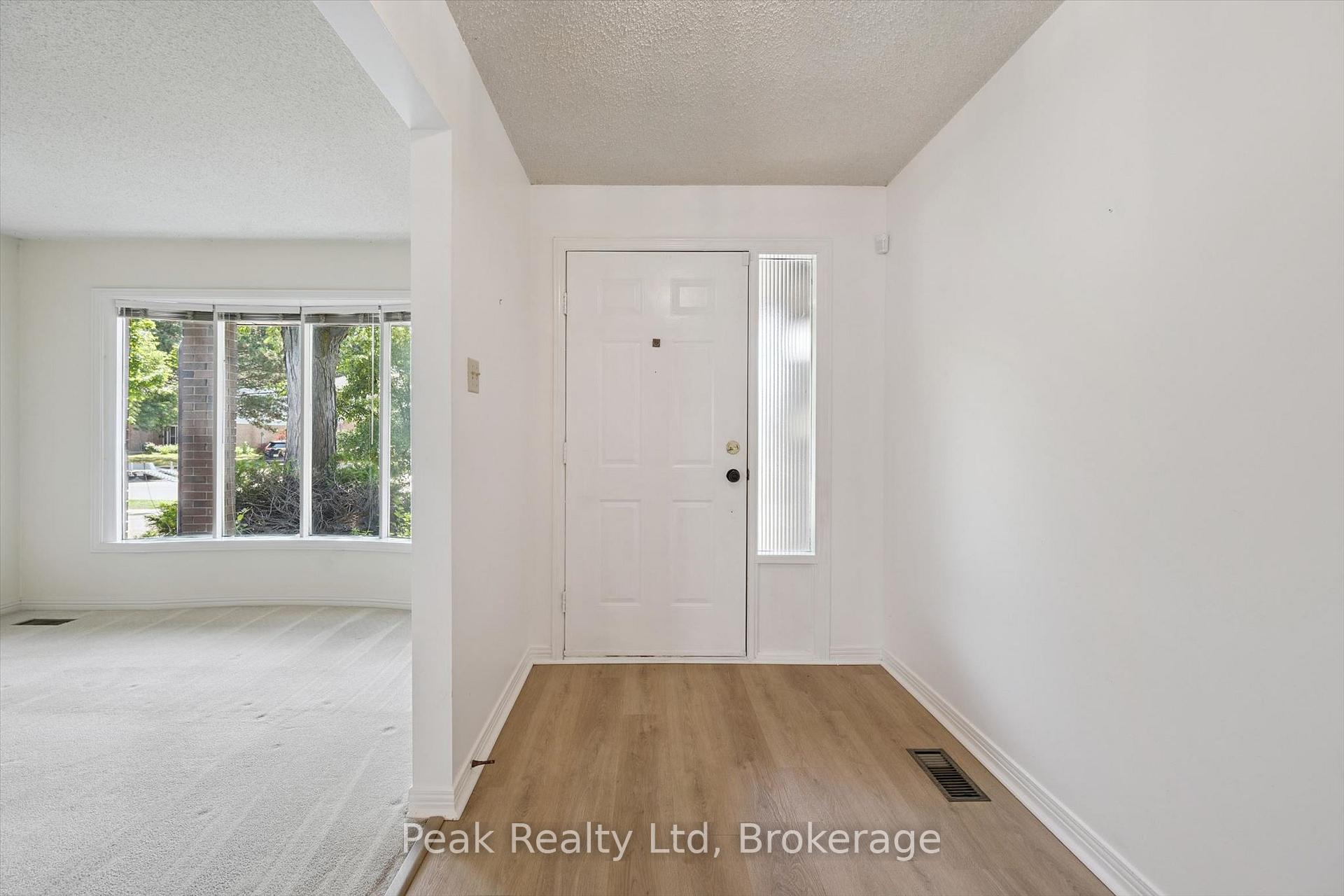 Photo 5 of 167 Westvale Drive, Waterloo, Westvale — HOMEH