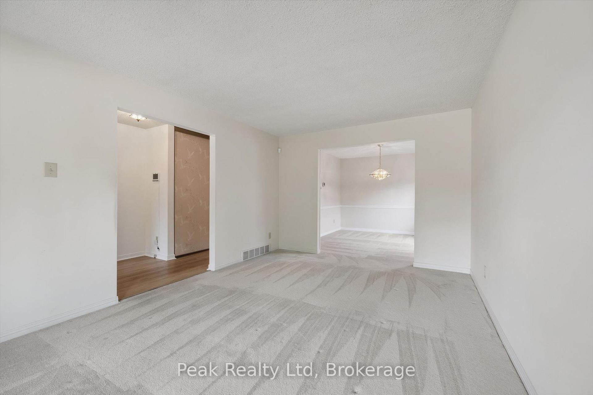 Photo 9 of 167 Westvale Drive, Waterloo, Westvale — HOMEH