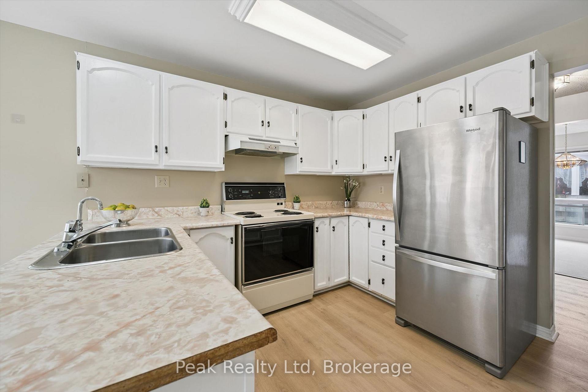 Photo 13 of 167 Westvale Drive, Waterloo, Westvale — HOMEH