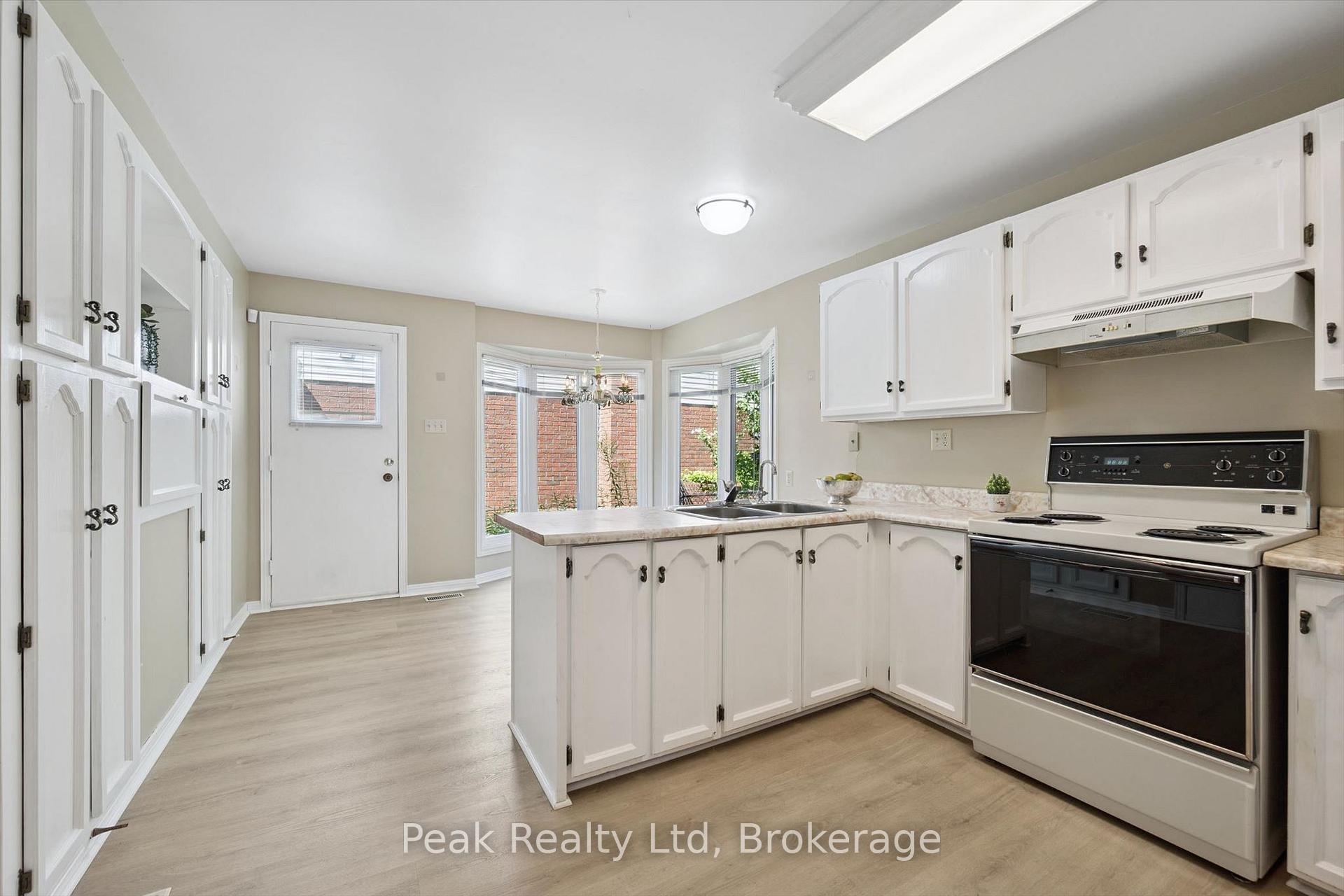Photo 14 of 167 Westvale Drive, Waterloo, Westvale — HOMEH
