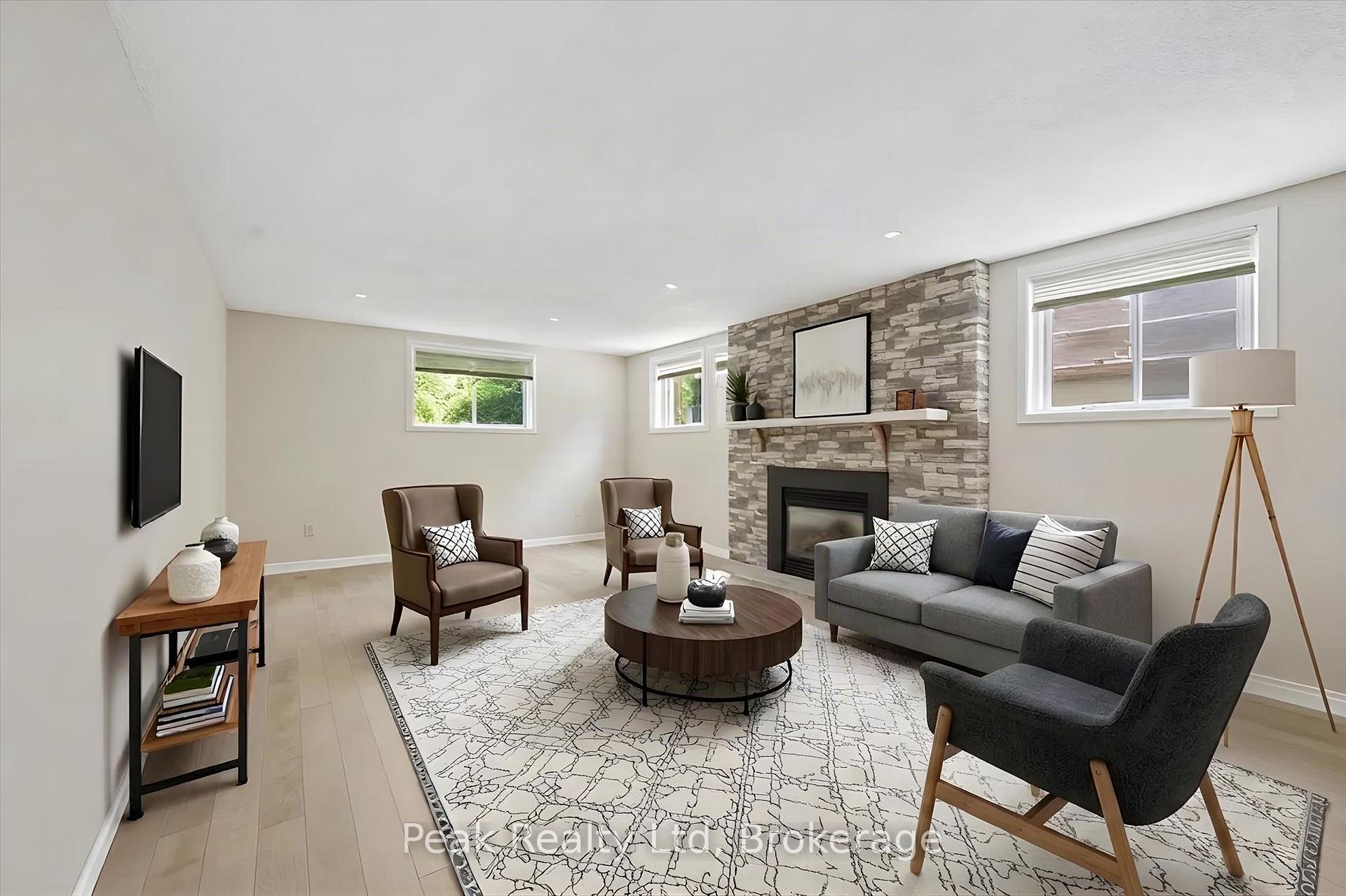 Photo 24 of 167 Westvale Drive, Waterloo, Westvale — HOMEH