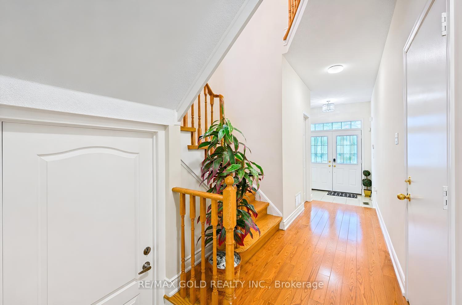 Photo 7 of 14 Maddybeth Crescent, Brampton, Bram West — HOMEH