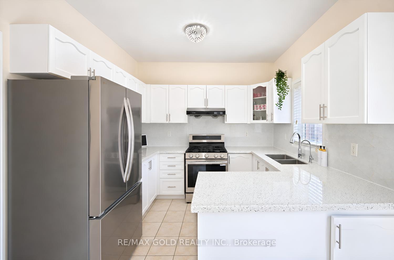 Photo 17 of 14 Maddybeth Crescent, Brampton, Bram West — HOMEH