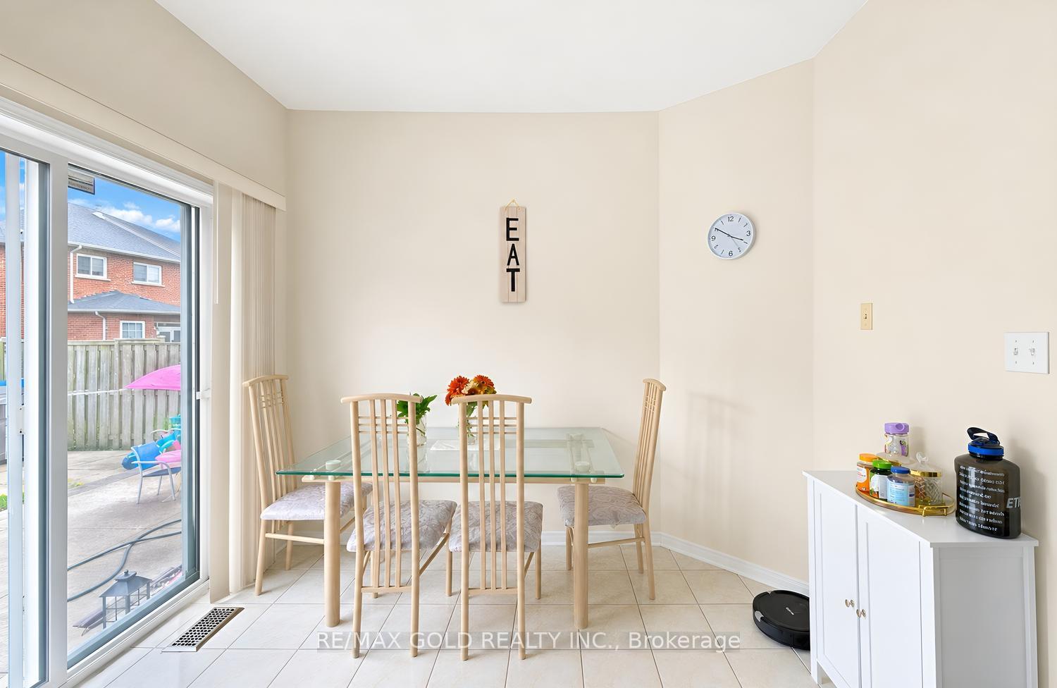 Photo 18 of 14 Maddybeth Crescent, Brampton, Bram West — HOMEH