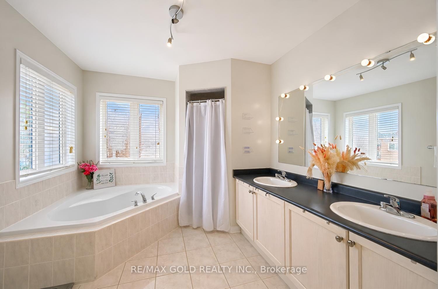 Photo 26 of 14 Maddybeth Crescent, Brampton, Bram West — HOMEH