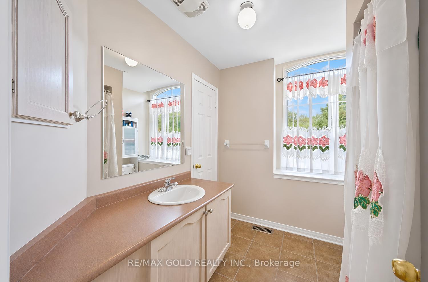 Photo 34 of 14 Maddybeth Crescent, Brampton, Bram West — HOMEH