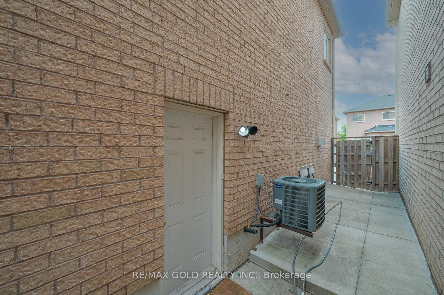 Photo 45 of 14 Maddybeth Crescent, Brampton, Bram West — HOMEH