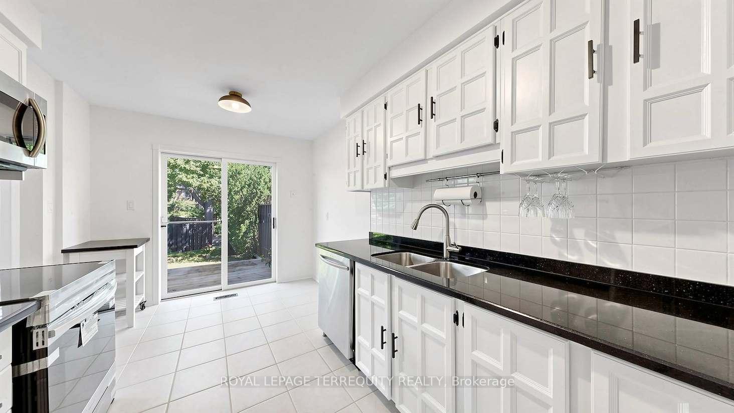 Photo 13 of Unit #64, 95 Confederation Way, Markham, Thornhill — HOMEH