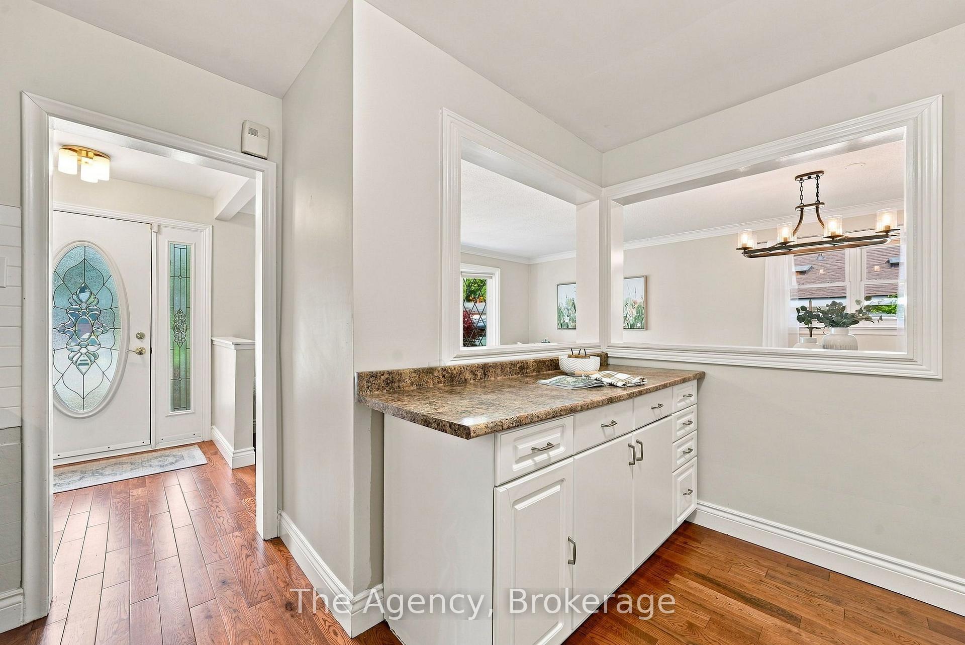 Photo 12 of 703 Newman Crescent, Whitby, Downtown Whitby — HOMEH