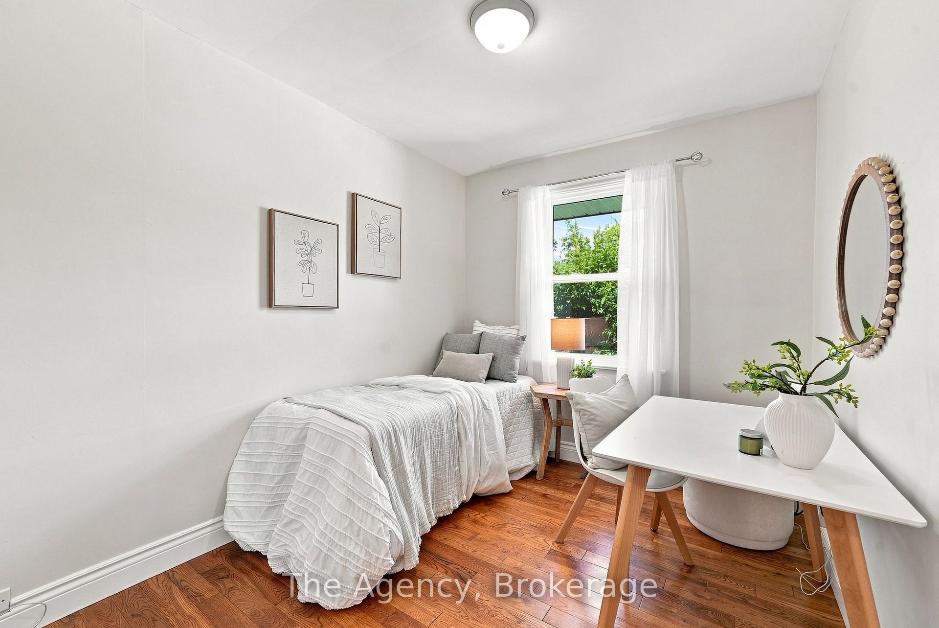Photo 17 of 703 Newman Crescent, Whitby, Downtown Whitby — HOMEH