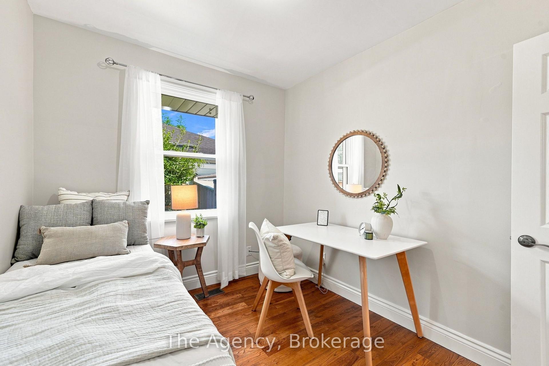 Photo 18 of 703 Newman Crescent, Whitby, Downtown Whitby — HOMEH