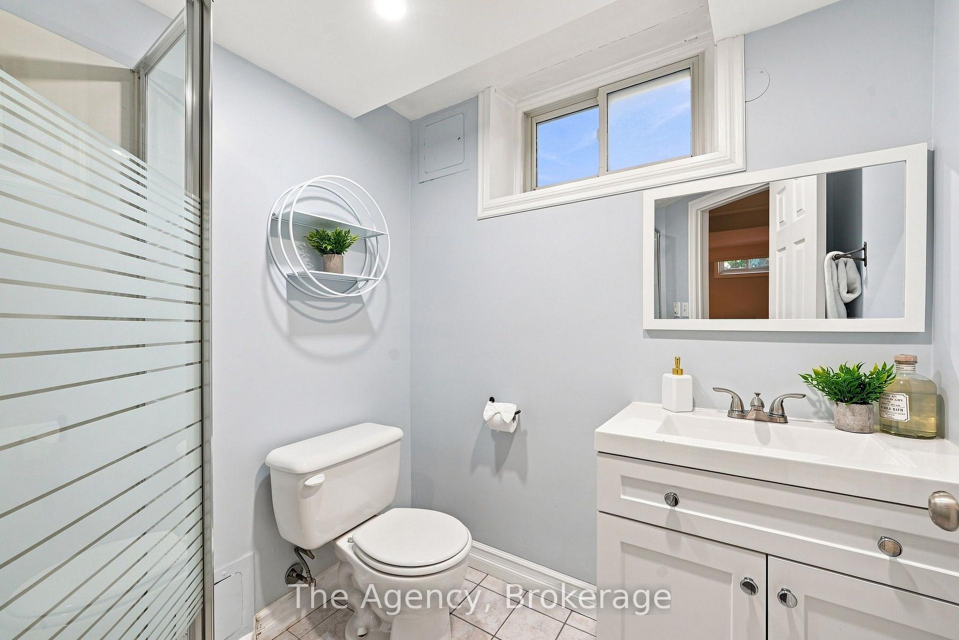 Photo 29 of 703 Newman Crescent, Whitby, Downtown Whitby — HOMEH