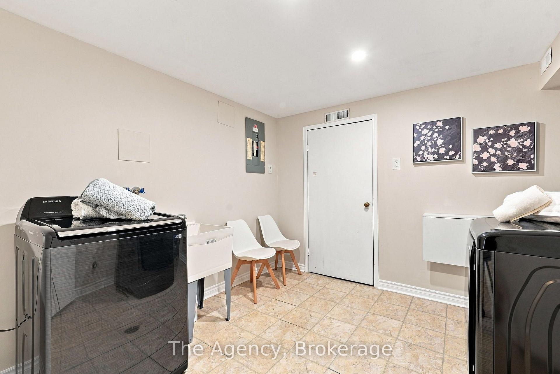 Photo 30 of 703 Newman Crescent, Whitby, Downtown Whitby — HOMEH