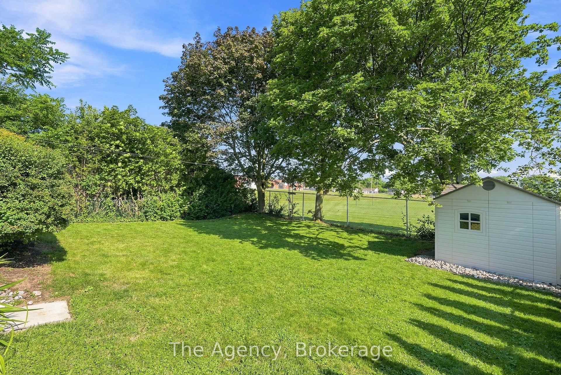 Photo 34 of 703 Newman Crescent, Whitby, Downtown Whitby — HOMEH
