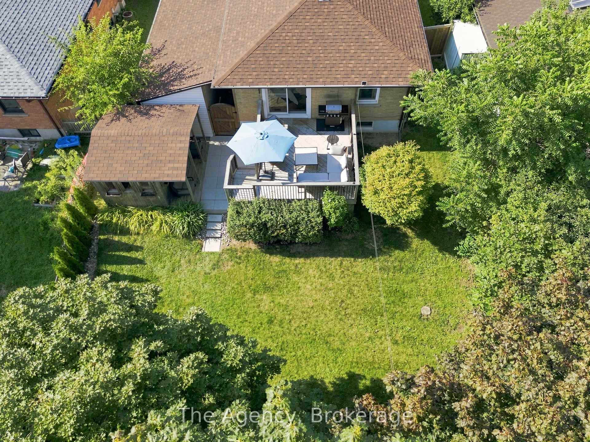 Photo 38 of 703 Newman Crescent, Whitby, Downtown Whitby — HOMEH