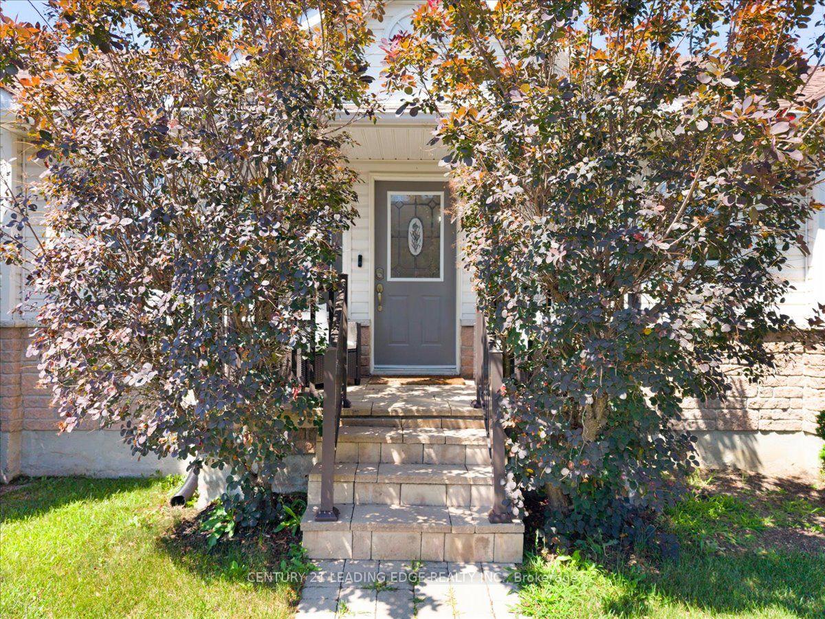 Photo 3 of 183 Eldad Drive, Clarington, Bowmanville — HOMEH