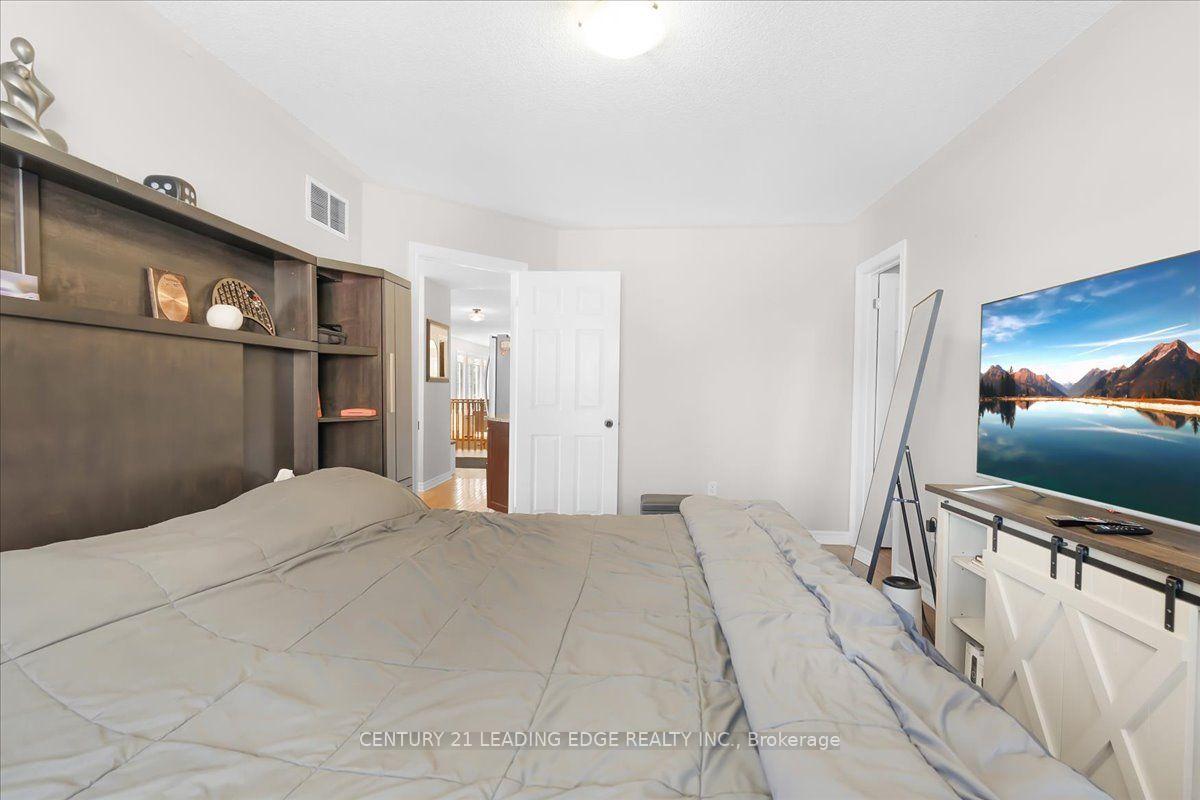 Photo 16 of 183 Eldad Drive, Clarington, Bowmanville — HOMEH