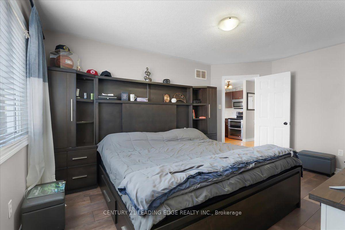 Photo 17 of 183 Eldad Drive, Clarington, Bowmanville — HOMEH