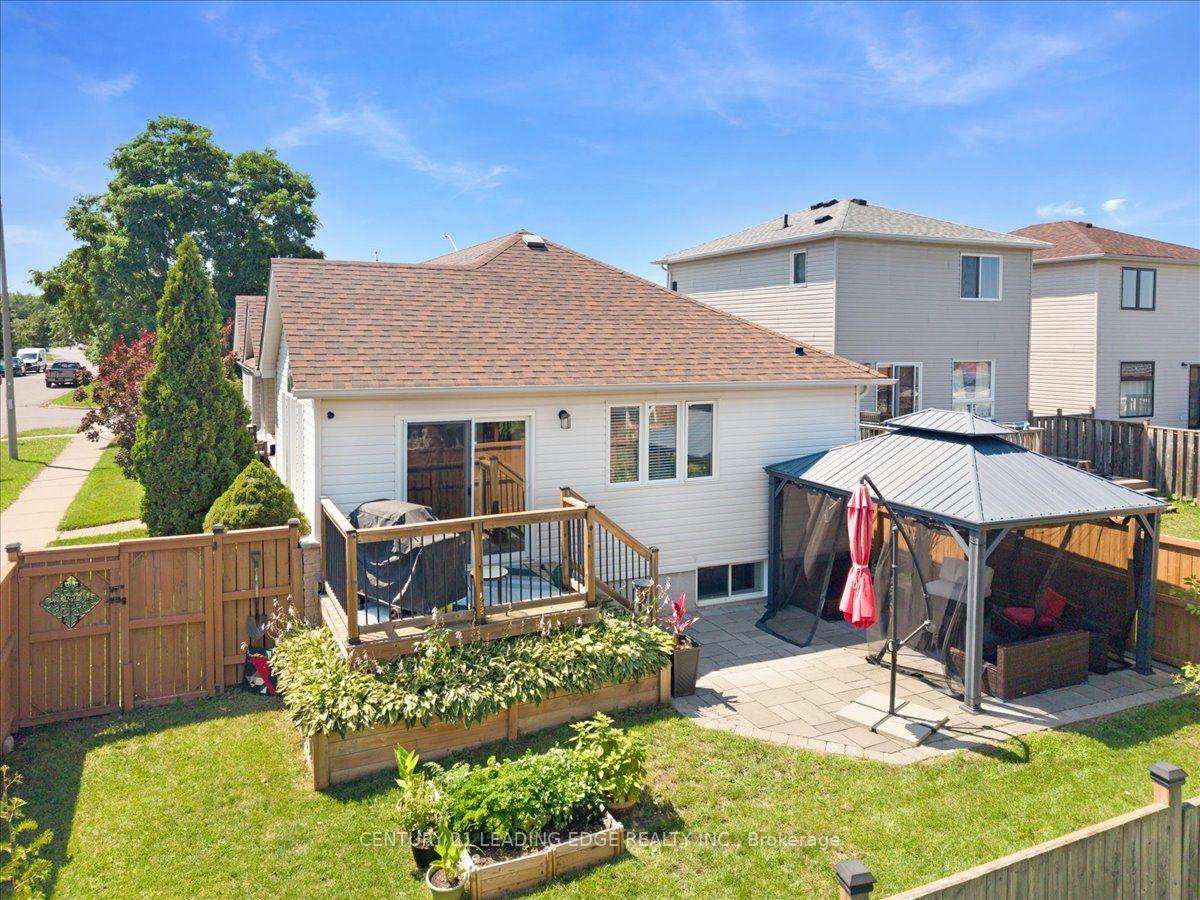 Photo 37 of 183 Eldad Drive, Clarington, Bowmanville — HOMEH