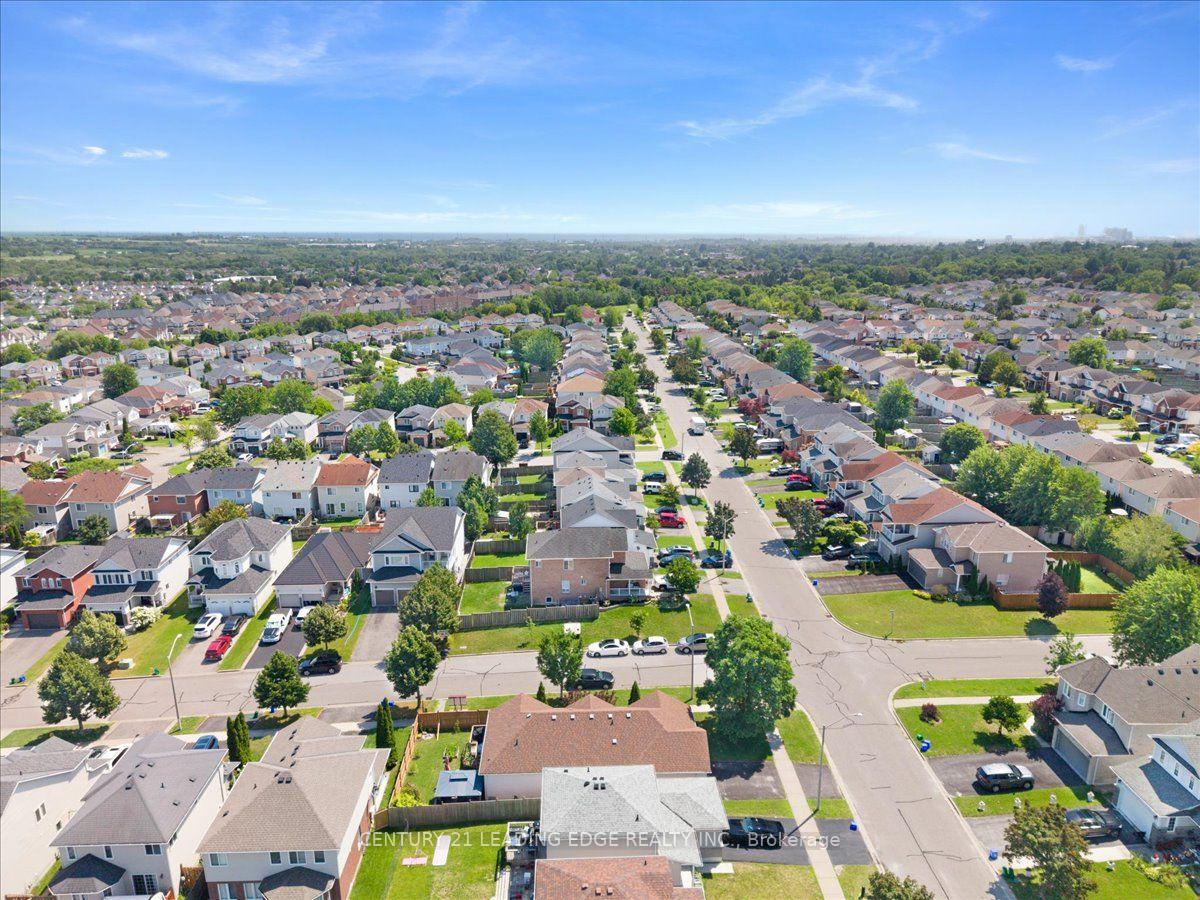 Photo 41 of 183 Eldad Drive, Clarington, Bowmanville — HOMEH