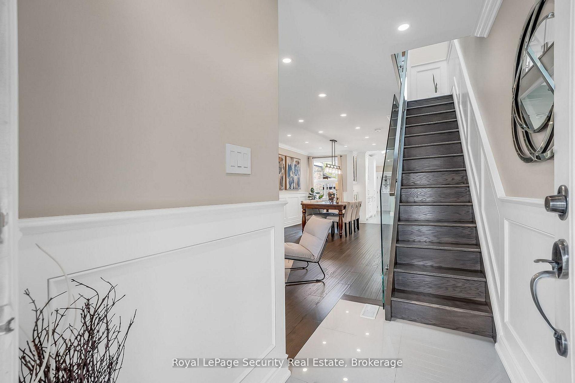 Photo 6 of 67 Northland Avenue, Toronto, Rockcliffe-Smythe — HOMEH