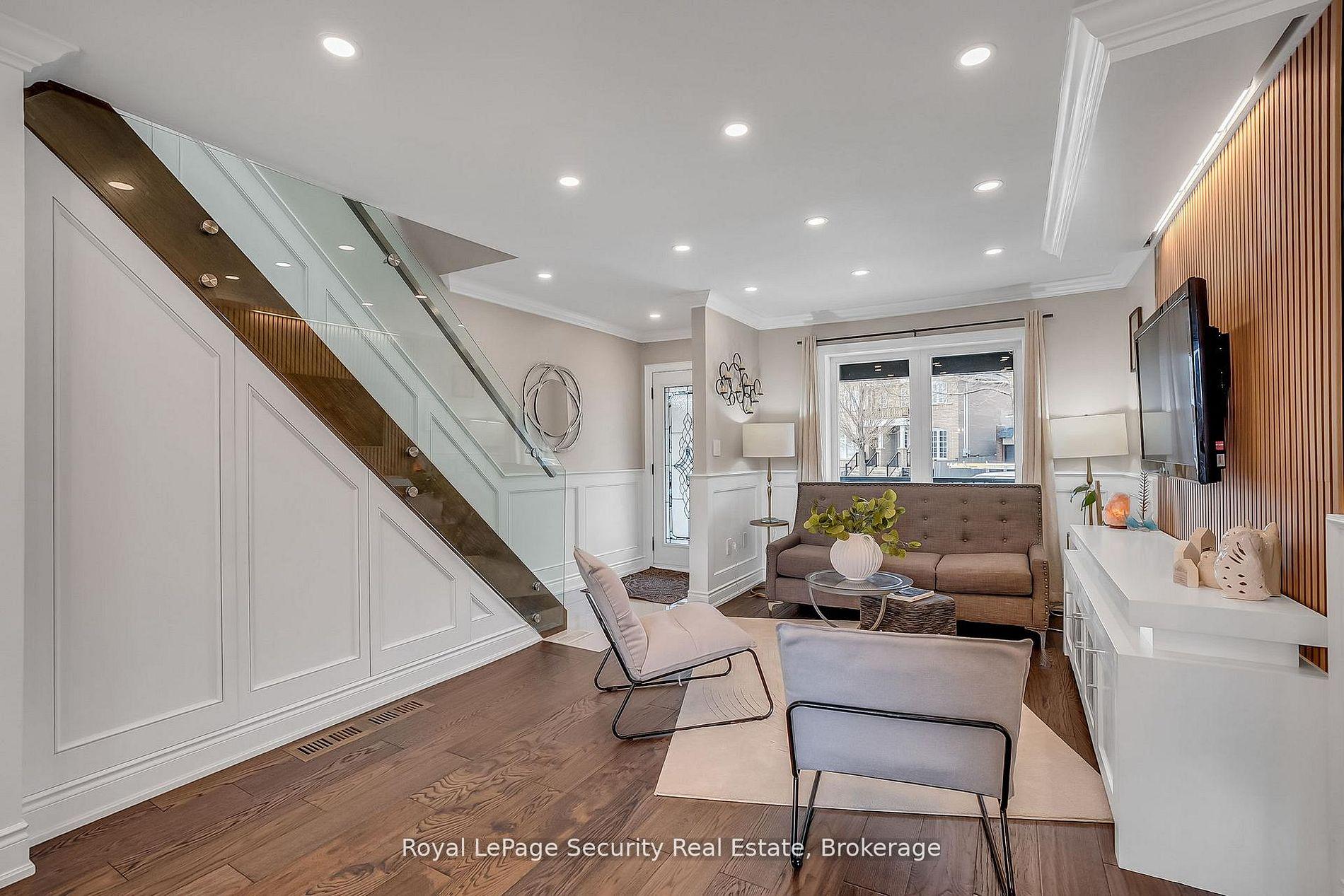 Photo 8 of 67 Northland Avenue, Toronto, Rockcliffe-Smythe — HOMEH