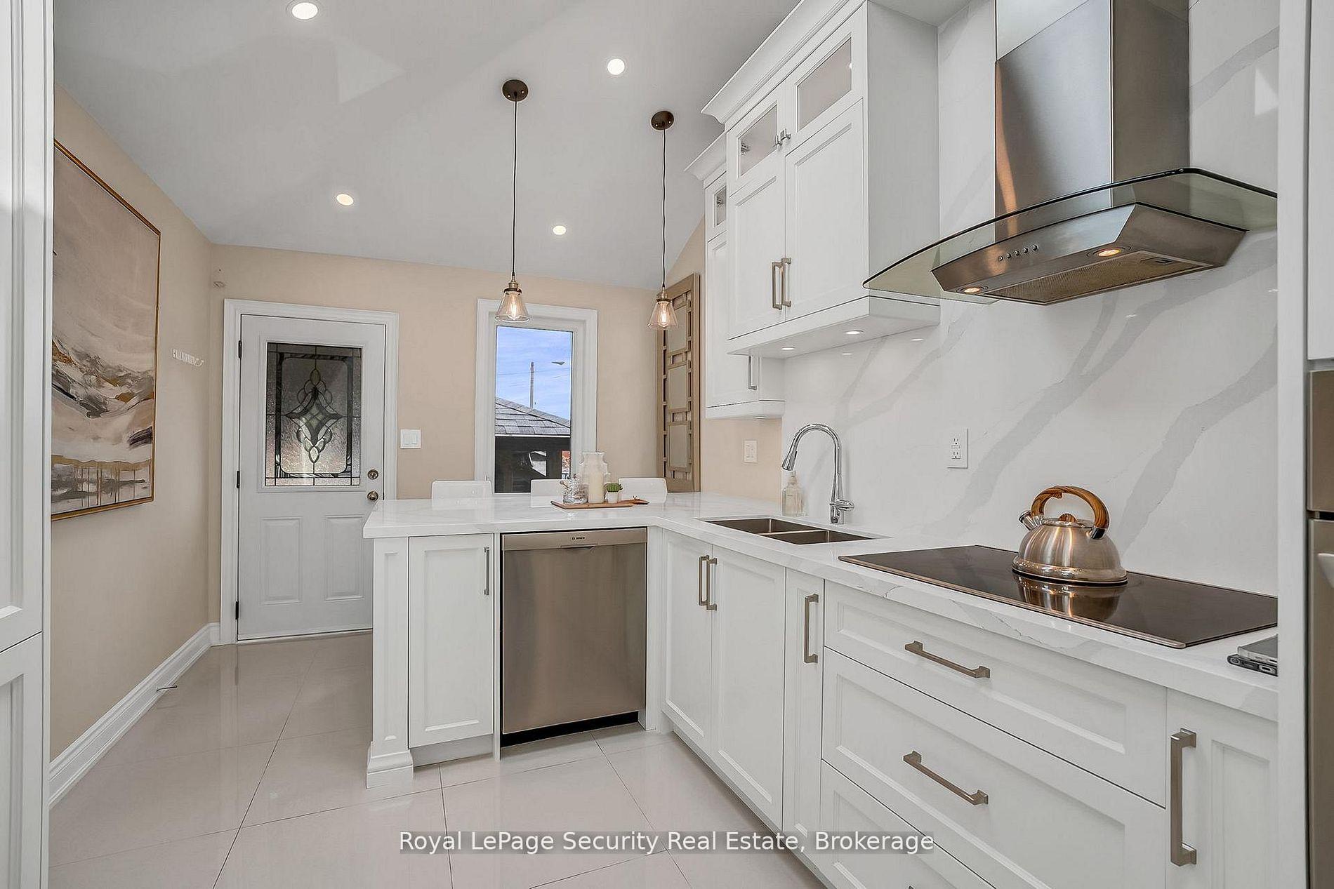 Photo 16 of 67 Northland Avenue, Toronto, Rockcliffe-Smythe — HOMEH