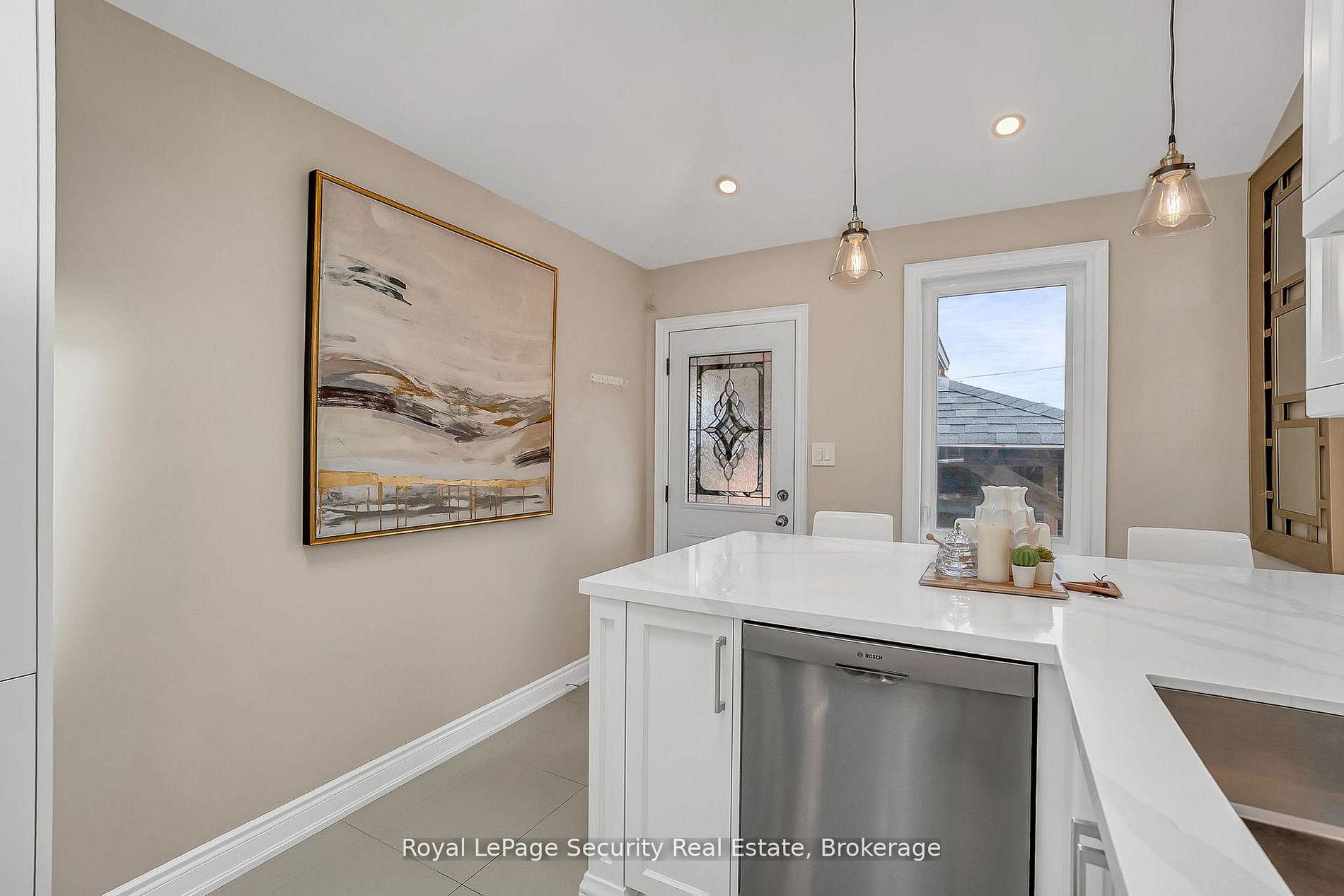Photo 19 of 67 Northland Avenue, Toronto, Rockcliffe-Smythe — HOMEH