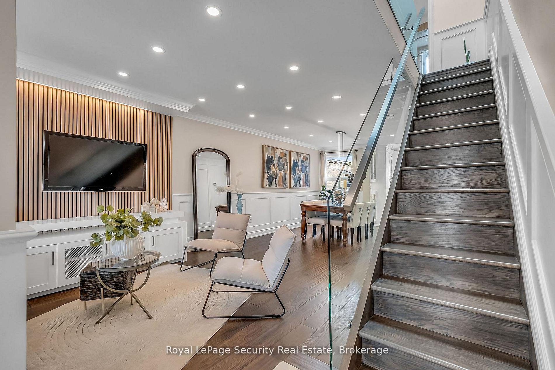 Photo 24 of 67 Northland Avenue, Toronto, Rockcliffe-Smythe — HOMEH