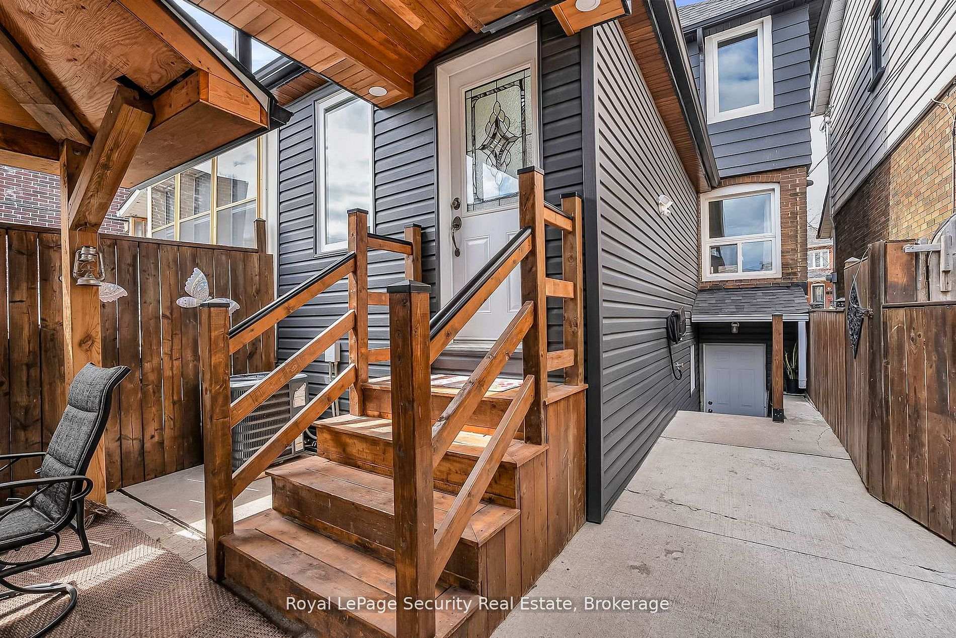 Photo 39 of 67 Northland Avenue, Toronto, Rockcliffe-Smythe — HOMEH
