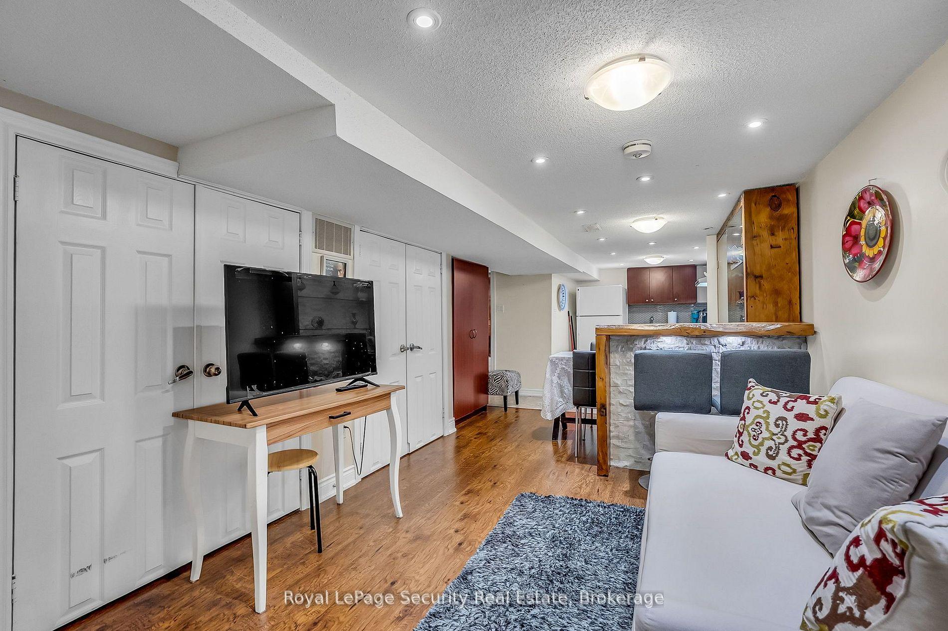 Photo 42 of 67 Northland Avenue, Toronto, Rockcliffe-Smythe — HOMEH