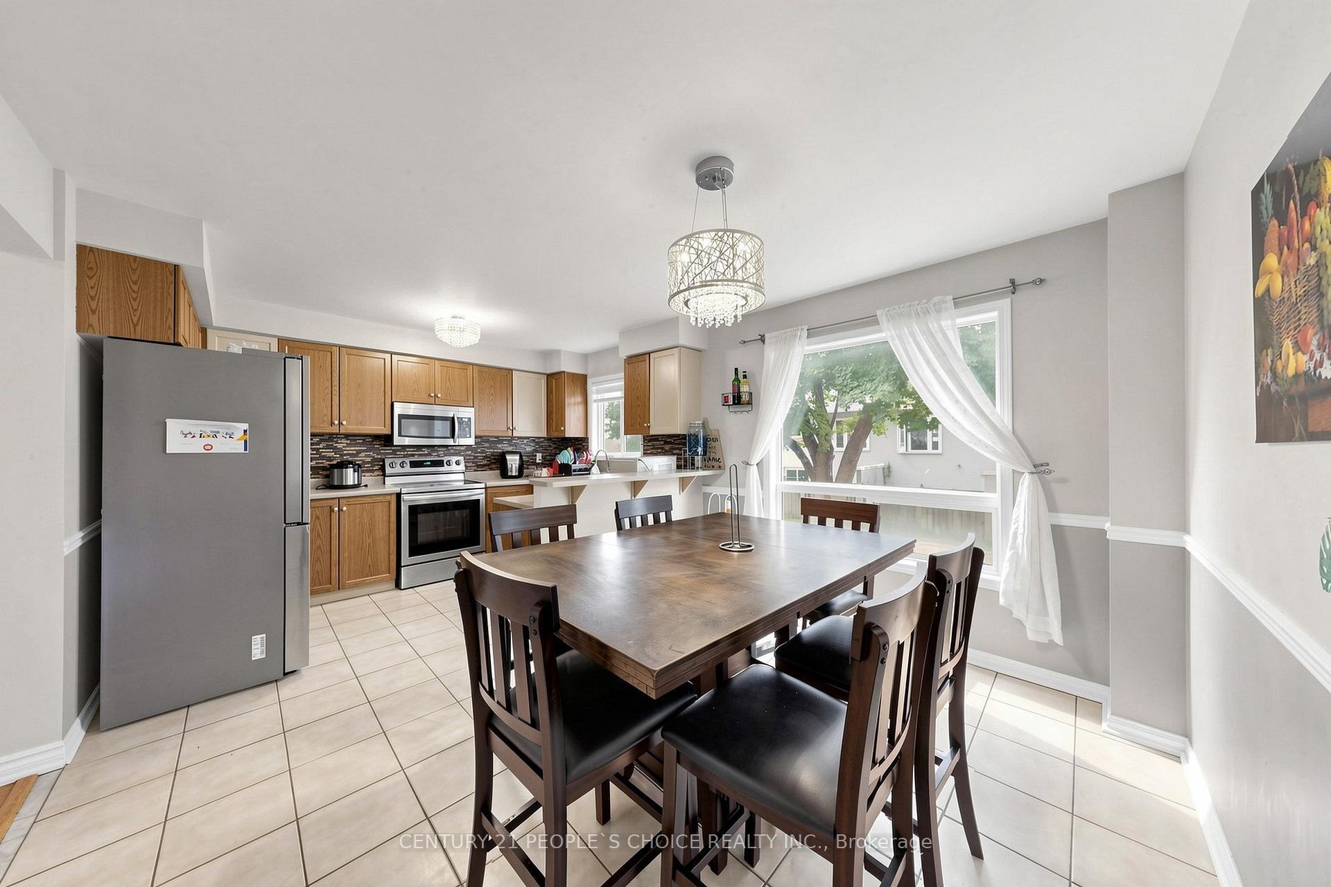 Photo 13 of Unit 15, 33 Aspen Park Way, Whitby, Downtown Whitby — HOMEH