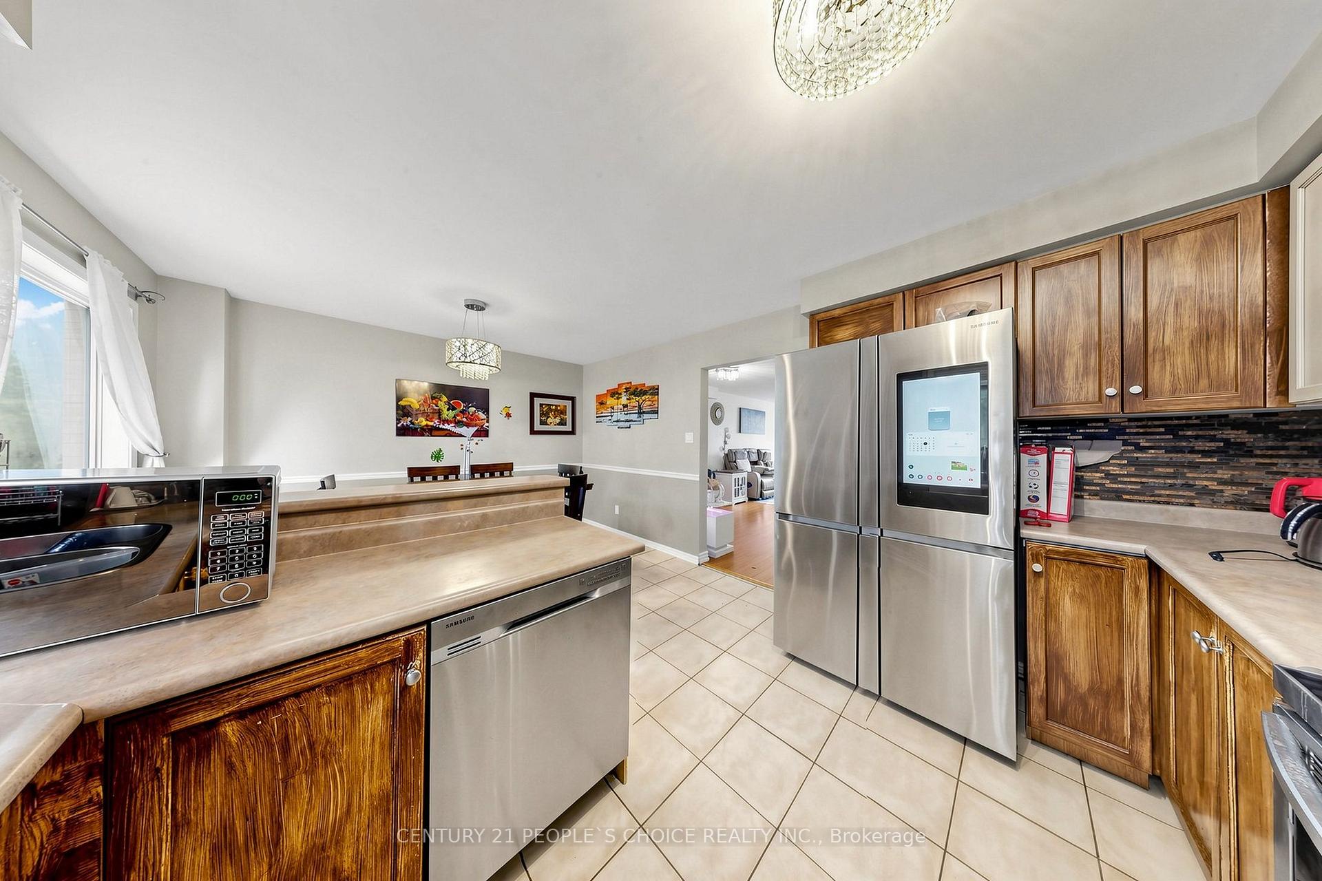 Photo 15 of Unit 15, 33 Aspen Park Way, Whitby, Downtown Whitby — HOMEH