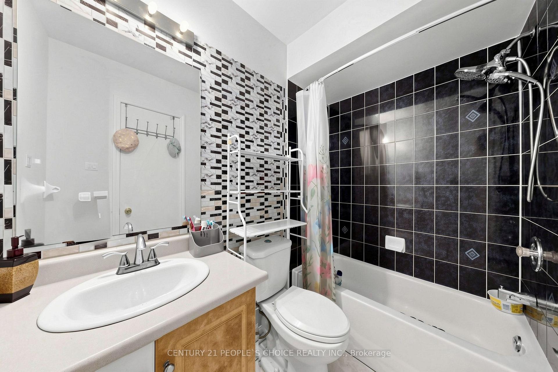 Photo 32 of Unit 15, 33 Aspen Park Way, Whitby, Downtown Whitby — HOMEH
