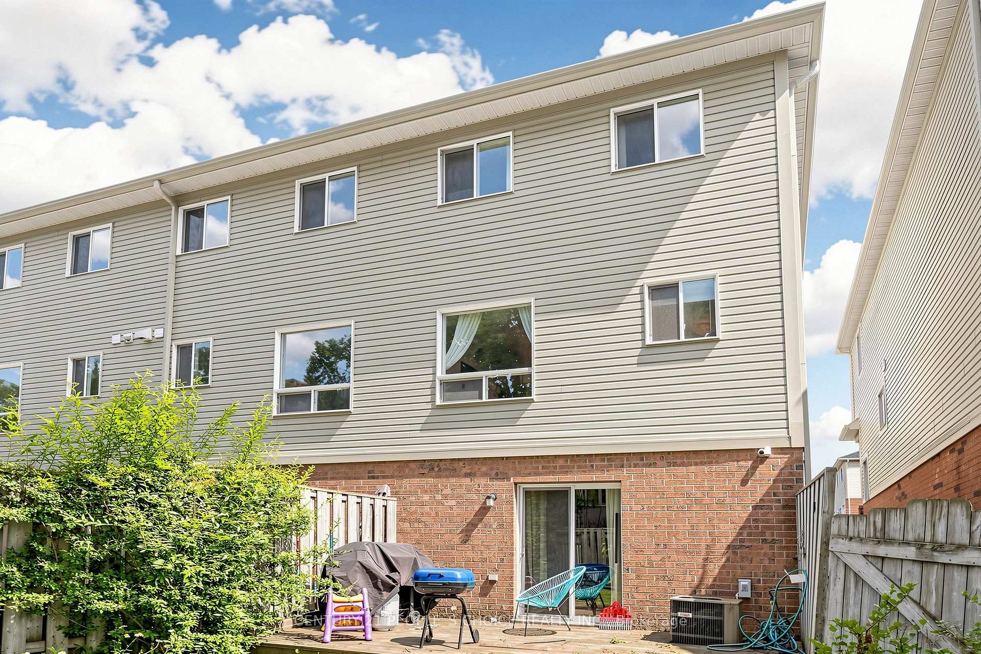 Photo 62 of Unit 15, 33 Aspen Park Way, Whitby, Downtown Whitby — HOMEH