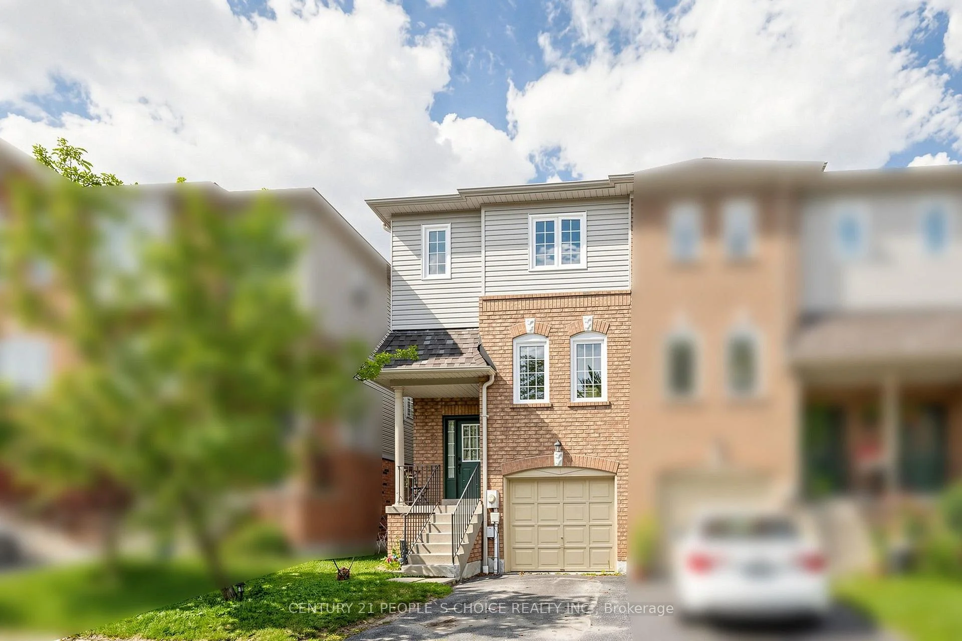 Photo 4 of Unit 15, 33 Aspen Park Way, Whitby, Downtown Whitby — HOMEH