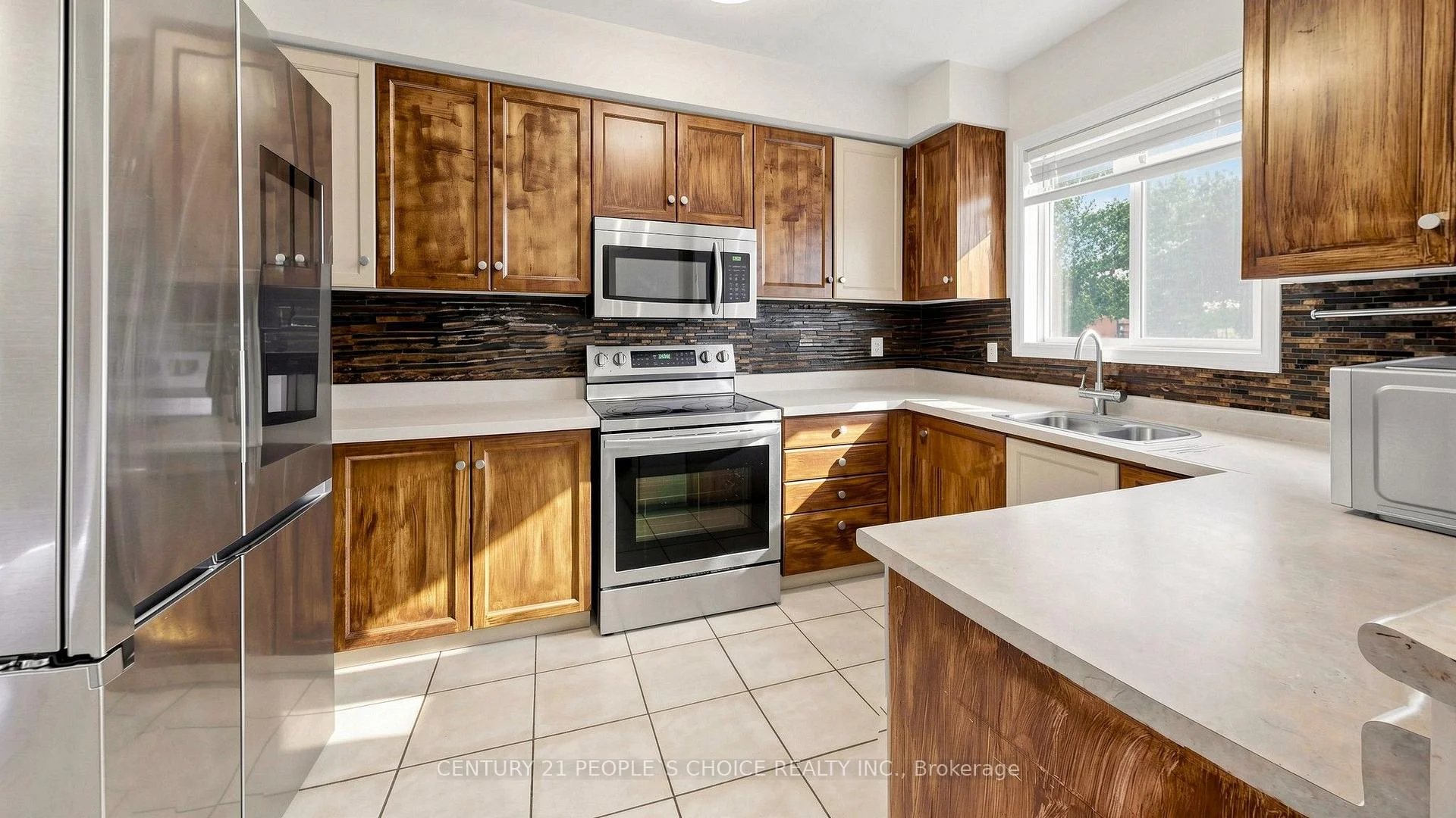 Photo 14 of Unit 15, 33 Aspen Park Way, Whitby, Downtown Whitby — HOMEH