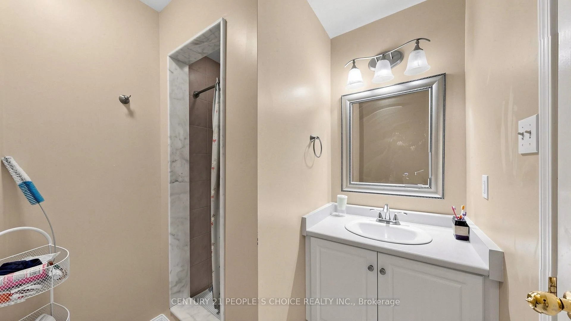 Photo 40 of Unit 15, 33 Aspen Park Way, Whitby, Downtown Whitby — HOMEH
