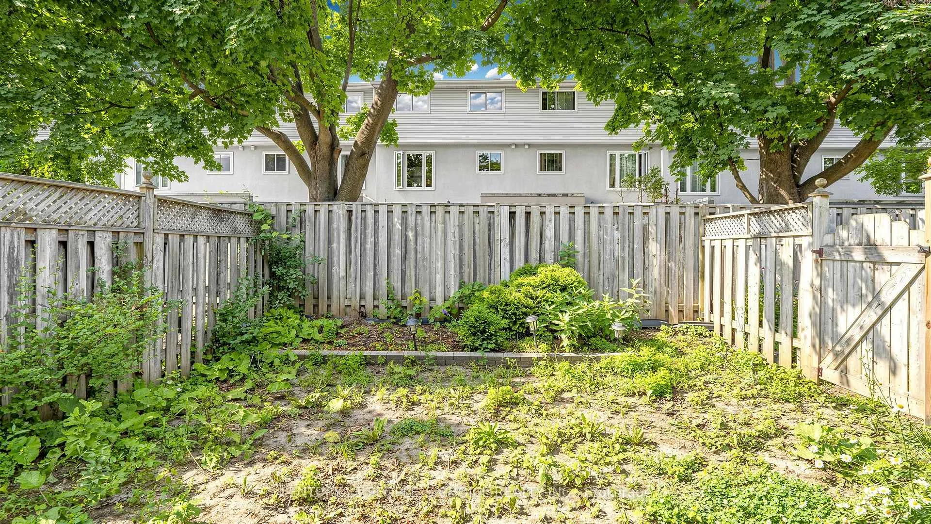 Photo 67 of Unit 15, 33 Aspen Park Way, Whitby, Downtown Whitby — HOMEH