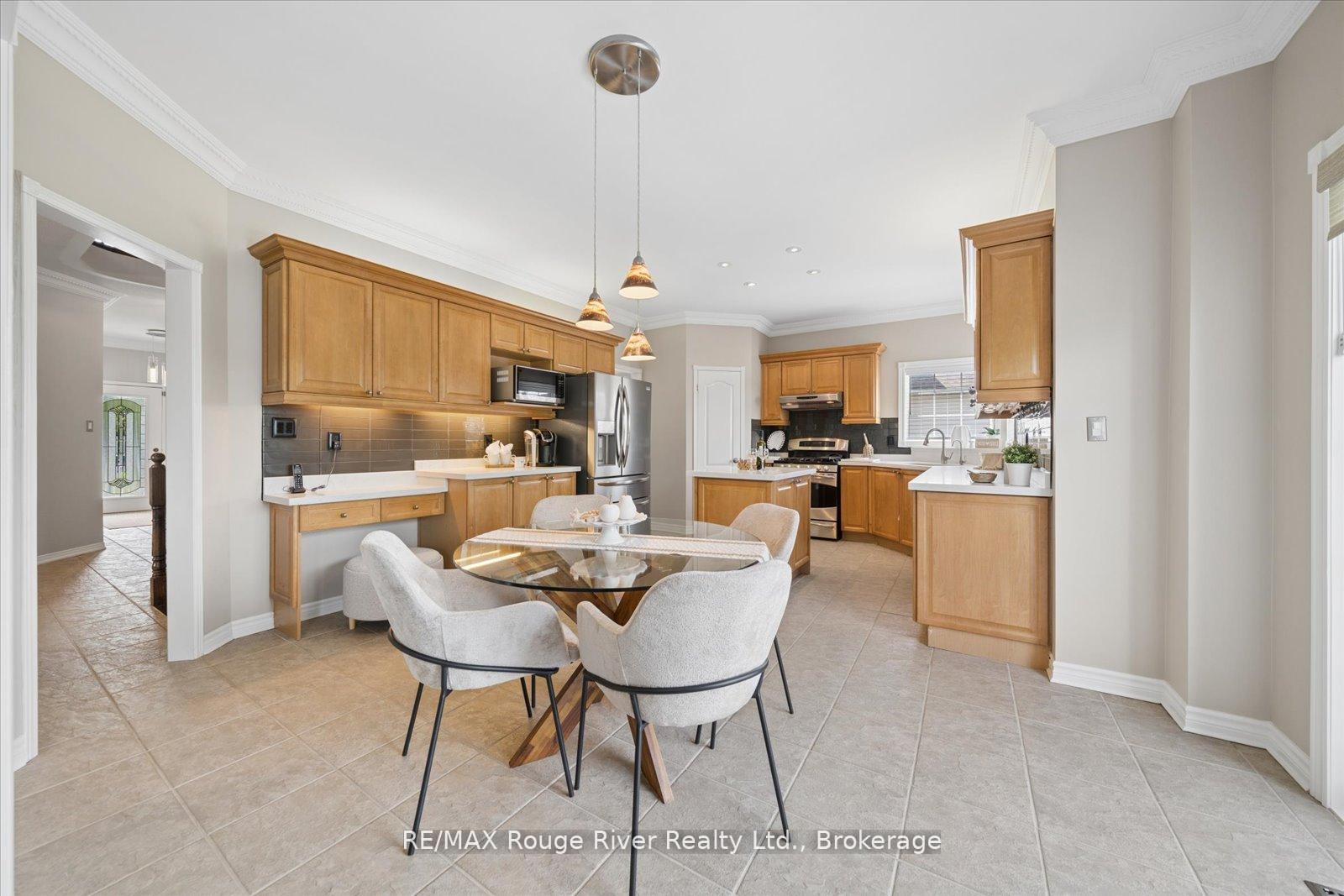 Photo 8 of 8 Briggs Crescent, Whitby, Brooklin — HOMEH