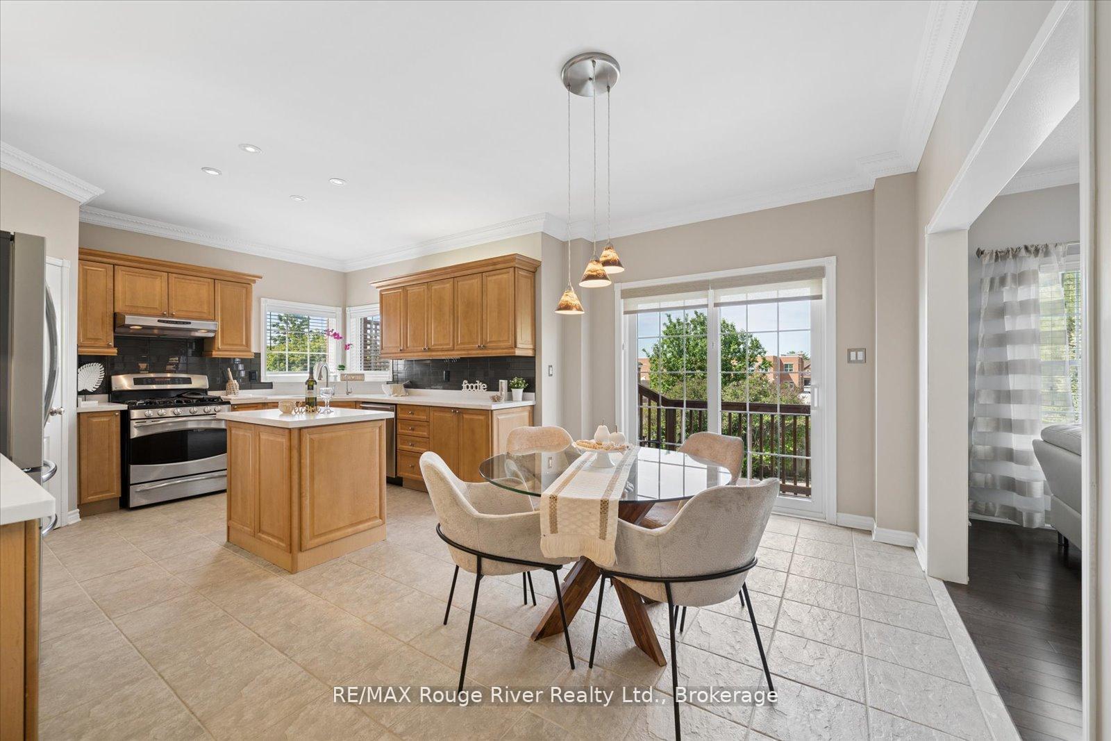 Photo 9 of 8 Briggs Crescent, Whitby, Brooklin — HOMEH