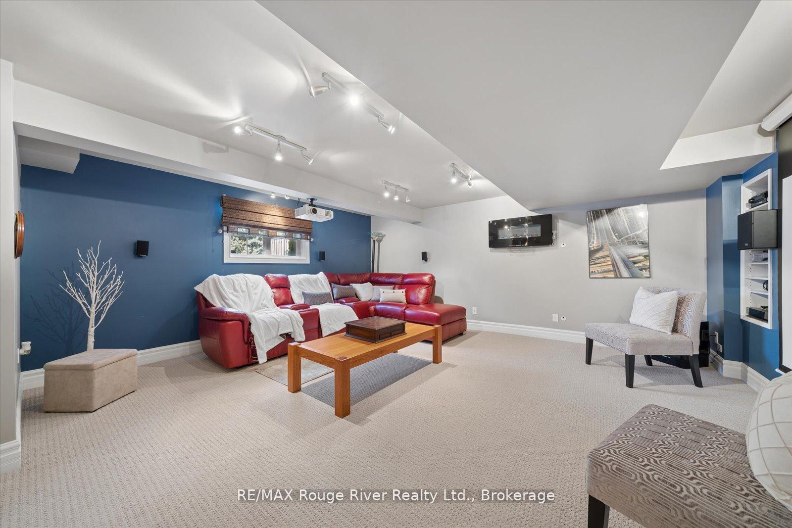 Photo 33 of 8 Briggs Crescent, Whitby, Brooklin — HOMEH