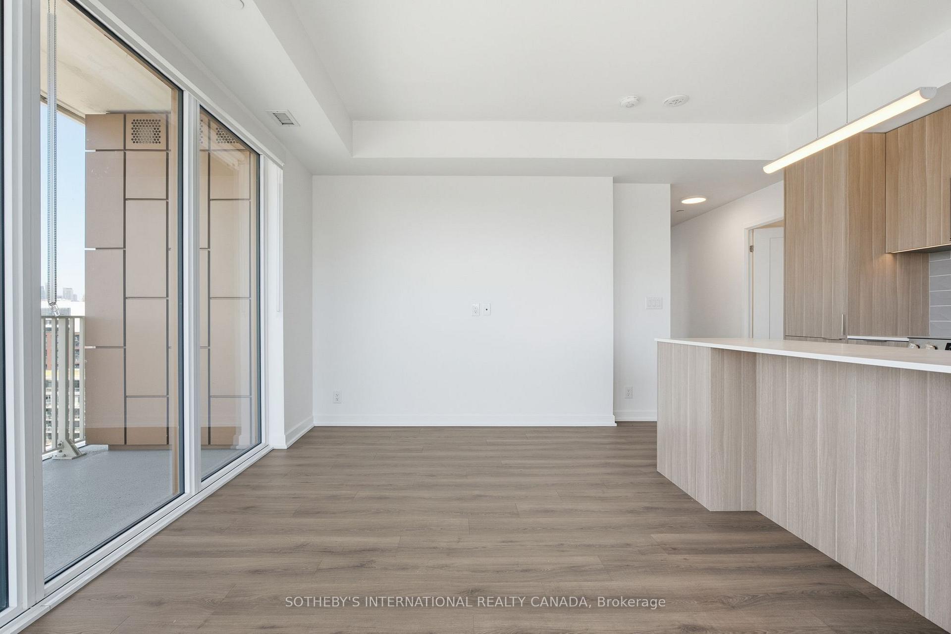 Photo 5 of Unit 1503, 88 Bathurst Street, Toronto, Niagara — HOMEH